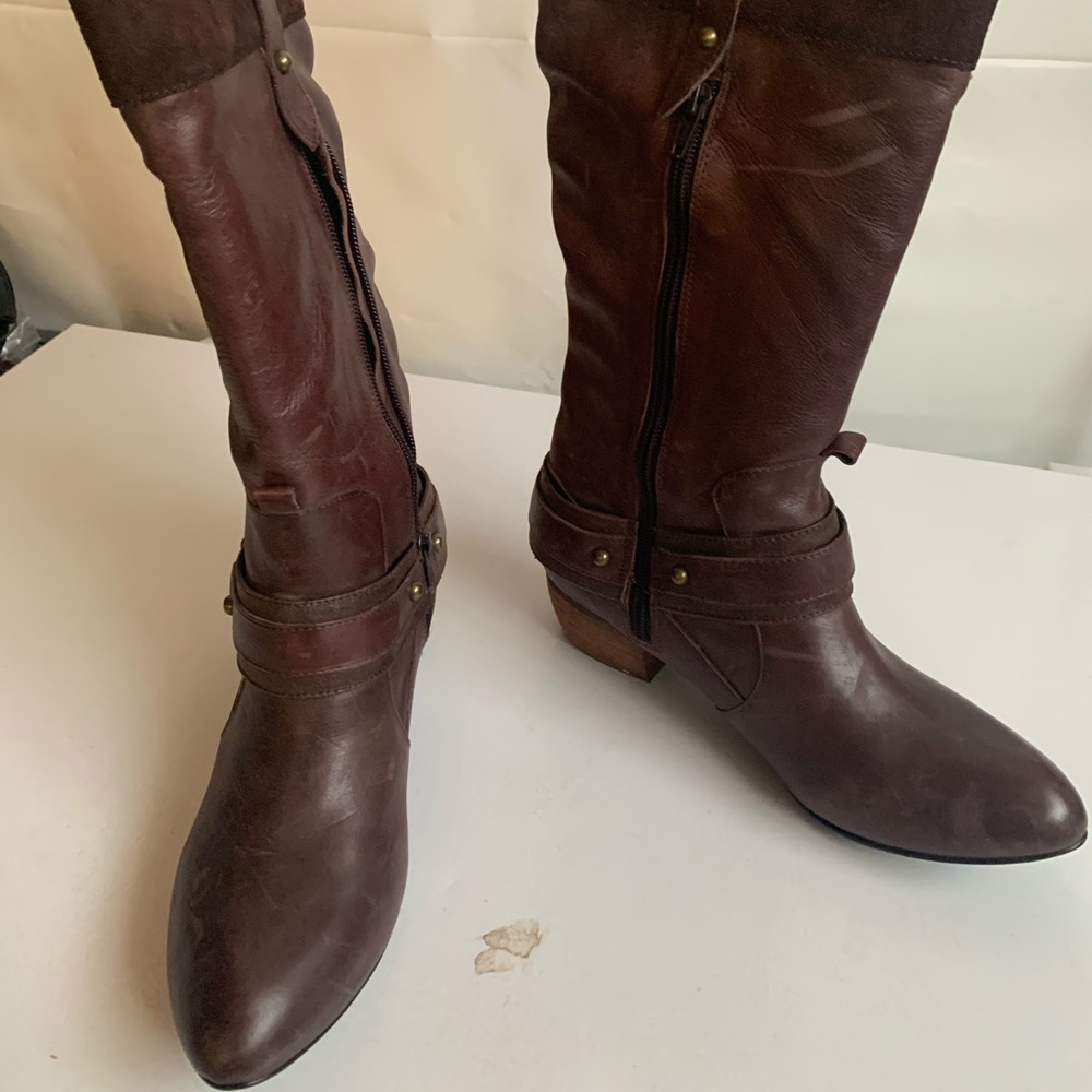 NWOT Western Style Boot - Picture 2 of 5